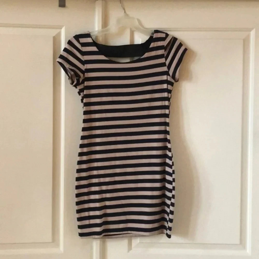 Knee-length striped dress woman’s size large